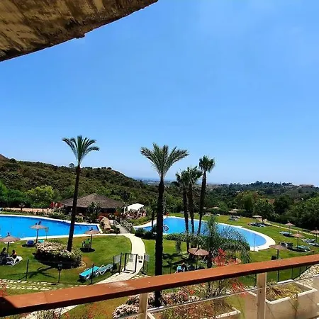 Feels-like-holiday-pure * Estepona